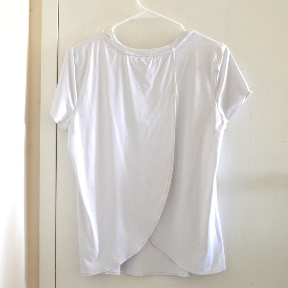 Athleta White Overlap Back Top w Hidden Mesh